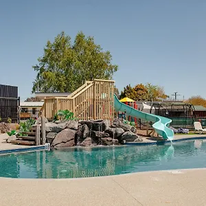 10 Holiday park